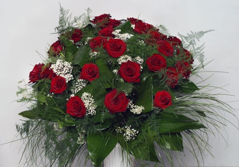 Bouquet of Long Stemmed Red Roses